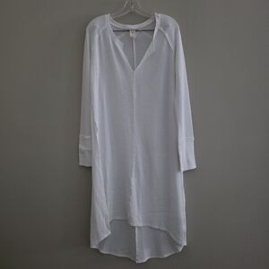 We The Free Long White Thermal Waffle Knit V-Neck Tunic Top Size Medium